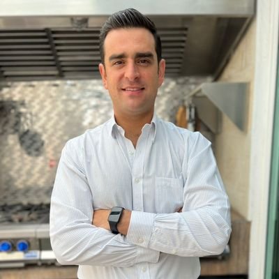 Empresario y Presidente de Fundación Pro Amigo Hidalgo A.C. Papá de Sofí, Andrés, Maxi y Alexander... Tuzo de corazón.