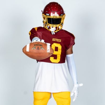 Elias Copeland C/O 2024🎓 CB/WR 5’8 155📍3.2 G.P.A Barstow high school