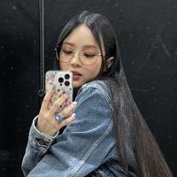 paris ☁️ (@urbelovedparis) 's Twitter Profile Photo paris ☁️ (@urbelovedparis) 's Twitter Profile Photo