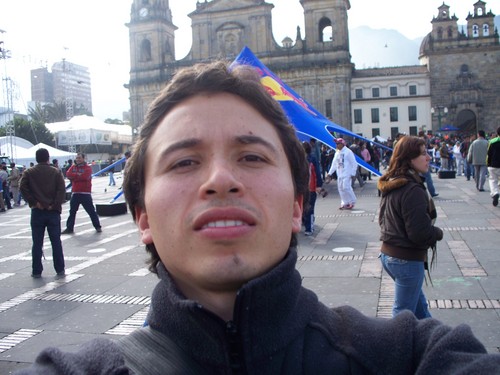 gabolagos's profile picture. "Quien tiene un porqué para vivir, puede soportar cualquier como".
Diseñador Gráfico con enfoque en Marketing Digital.