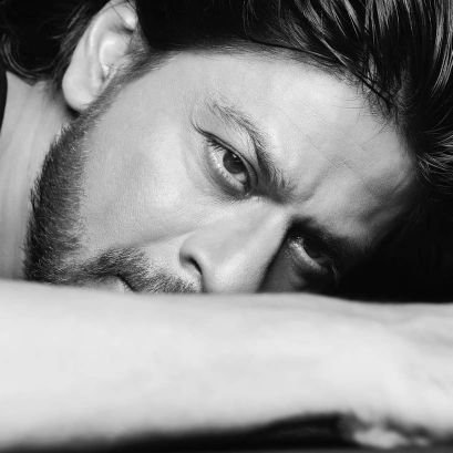 it's the most beautiful feeling in the world 🌍@iamsrk