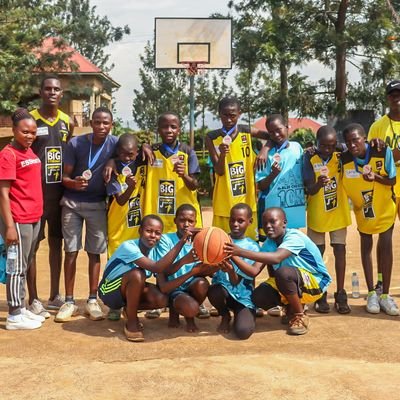 A project in ibanda started and funded by @CheshireNix to promote 🏀 in the primitive areas and primary schools of 🇺🇬 beginning with Ibanda
old account hacked