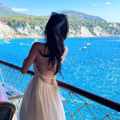 Just an ordinary girl who wants to bring joy and happy stories to you..33 years old single 🇬🇧
