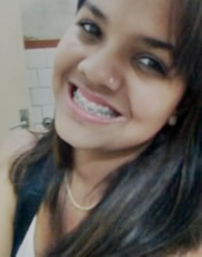 Ariiana , teenho 17 annos , soou supeer boobá .&& uma ótiima amg , mÁas quando é preciso soou mto ignoraante && mto shata coom quem mereçe :@ '