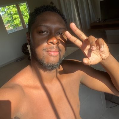 OneguinPow's profile picture. TT número 9, devido a vida ser foda….kkkkk