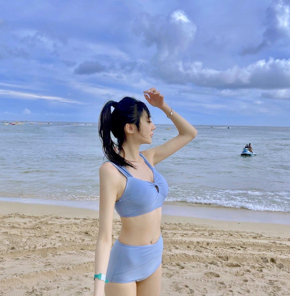 30 something single but not lonely | meet something & someone new & new me & new profile | https://t.co/nuQRu0Nd0a | she/her