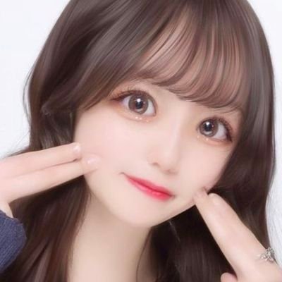 qxE7dizedKIzmD7's profile picture. 