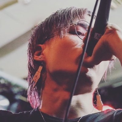 ROCKAHOLIC新宿店(@barrockaholic3)にいる紫色🟣ホルモン、SLIPKNOT、メタル大好きバーテンダー1年生🔰 ギターとボーカルもやってます🧑‍🎤ベースも練習中です🍖