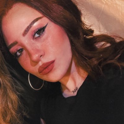 NYC 🎤Singer/Songwriter | contestant on #americanidol season 19 🎼TikTok, Instagram, I go live on Tiktok! (Insta and Tiktok: @monicaleahsings)