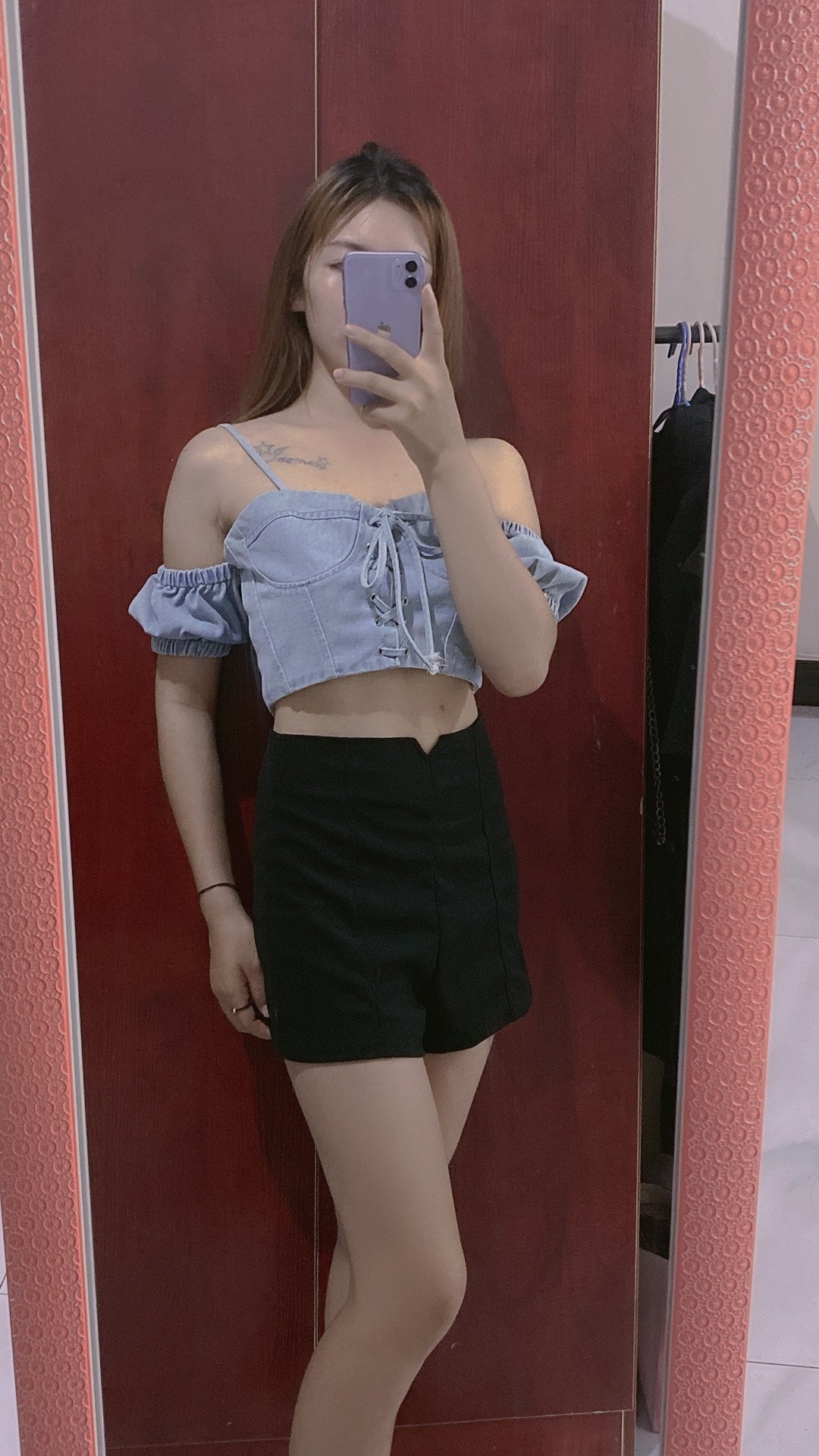 HwfnX40031's profile picture. 嗨，我是一个充满智慧和魅力的女性，在推特上寻找有趣的朋友，一起分享生活的点滴和激动人心的时刻！快来加入我的世界吧！下面的连接是的私人联系