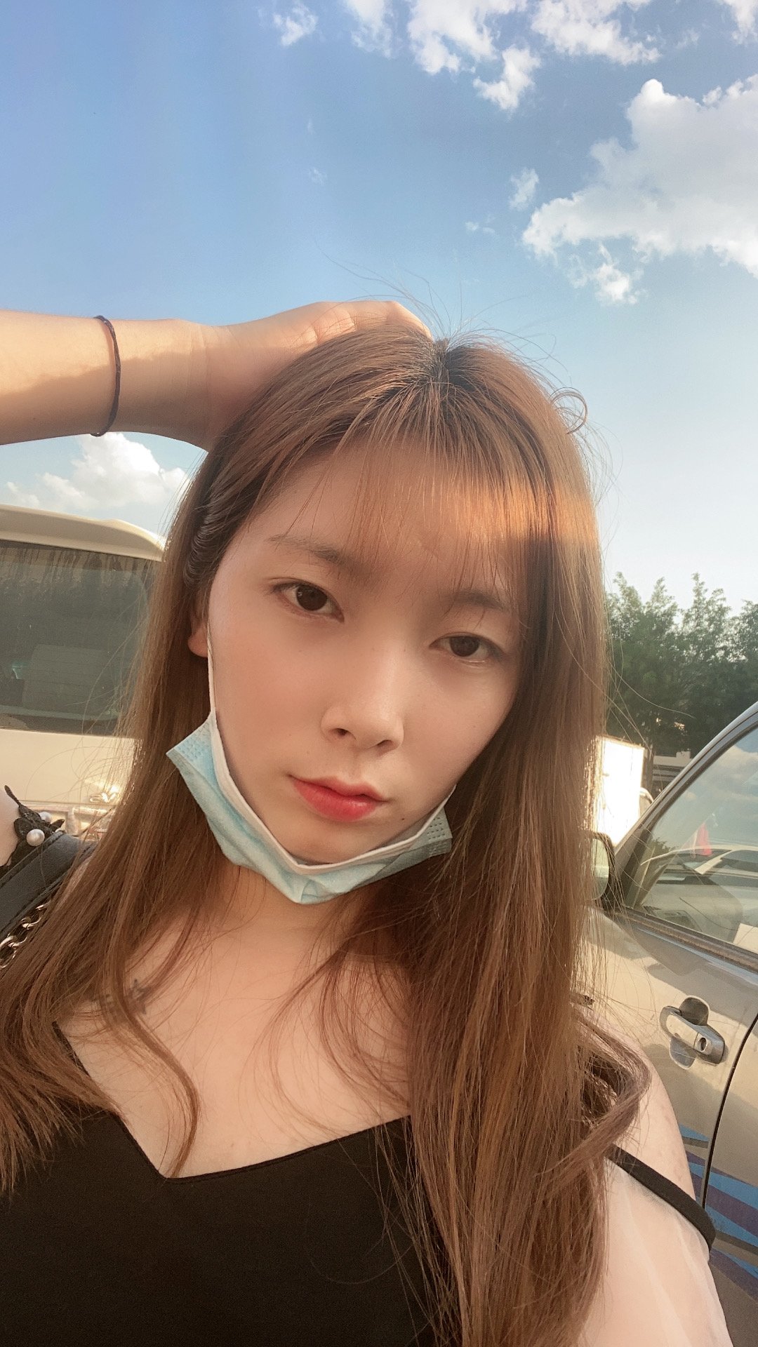 嗨,我是一个充满智慧和魅力的女性,在推特上寻找有趣的朋友,一起分享生活的点滴和激动人心的时刻!快来加入我的世界吧!下面的连接是的私人联系