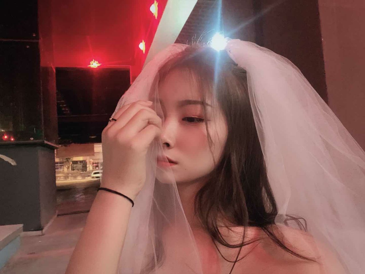 GbHwho76013's profile picture. 嗨，我是一个充满智慧和魅力的女性，在推特上寻找有趣的朋友，一起分享生活的点滴和激动人心的时刻！快来加入我的世界吧！下面的连接是的私人联系