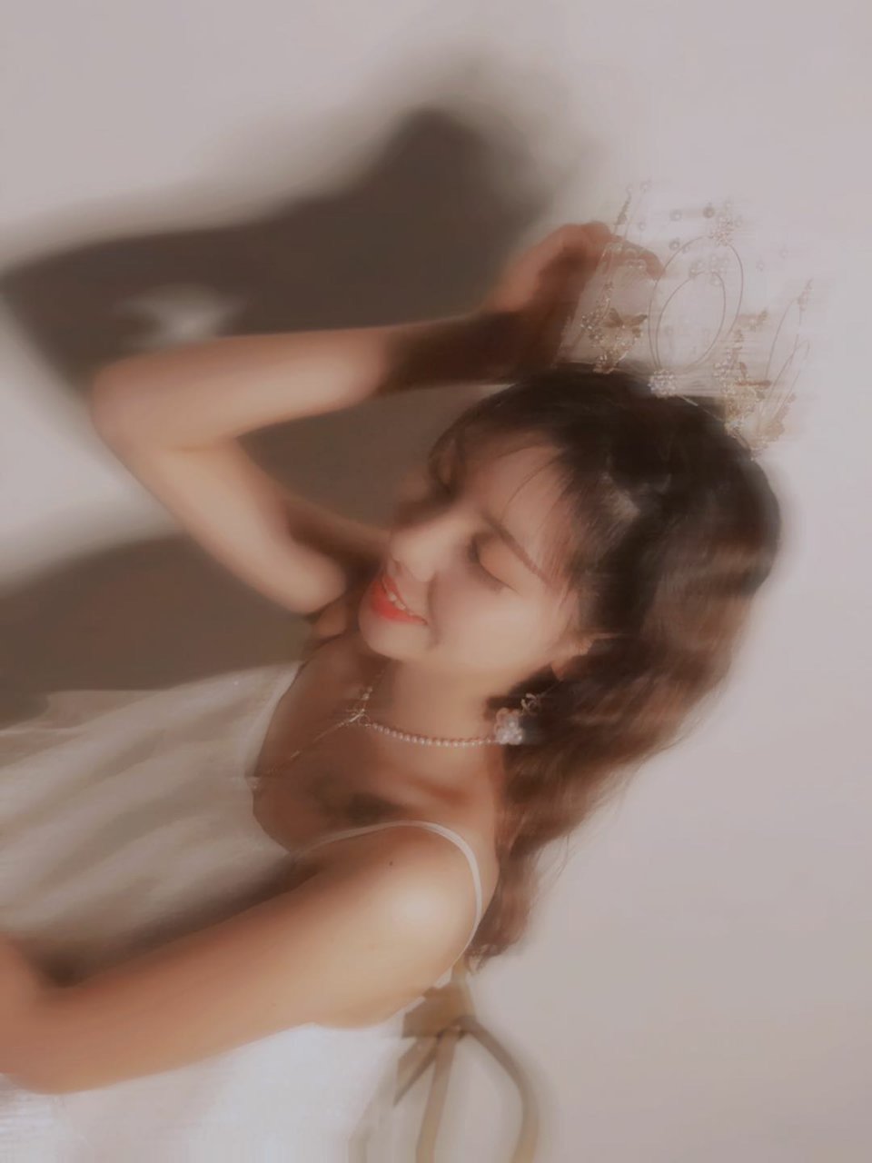 嗨,我是一个充满智慧和魅力的女性,在推特上寻找有趣的朋友,一起分享生活的点滴和激动人心的时刻!快来加入我的世界吧!下面的连接是的私人联系