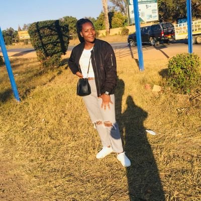 Clariessa9's profile picture. I gave up on myself long back. Now just chillin’ on Twitter.💚💚