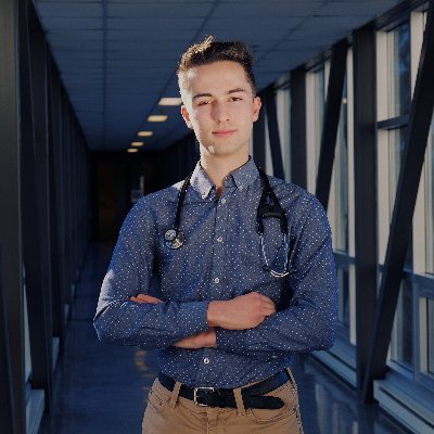 Délégué aux affaires politiques de la @FMEQ | Étudiant en médecine à @USherbrooke