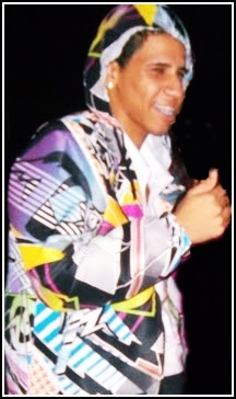 Cantoor, Compositoor ! Sou Tipo Assim : Mlk Looucoo Vagabundoo Maiis Todoo Mundo Bota Fé No Meeu Futuroo ! 


CREEEEEW '
