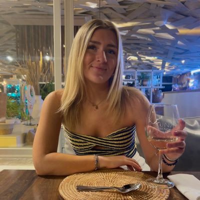 holllharrison's profile picture. 