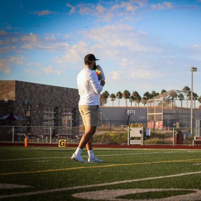 ISAIAH 6:8✝️ God Fearing•Husband•Father•SAN YSIDRO HIGH SCHOOL Football Passing game coordinator 🏈  #PUROSIDRO