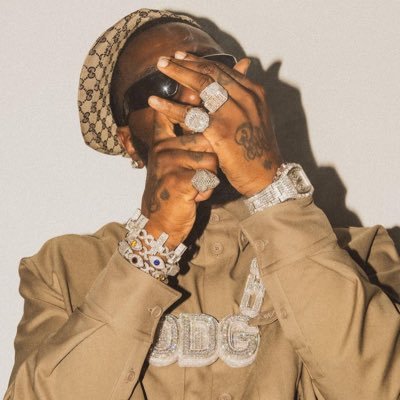 Therealmovic1's profile picture. OUTSIDER🦍