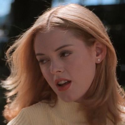 toitnup's profile picture. either writing, reading, or talking about books