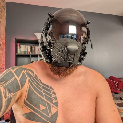 Leather, smoke, and rubber. Dedicated switch. Alpha pup. Weirdo.
Gooner in Chief for @vhcleaner. Also a furry----
https://t.co/GMyhk8FnZu