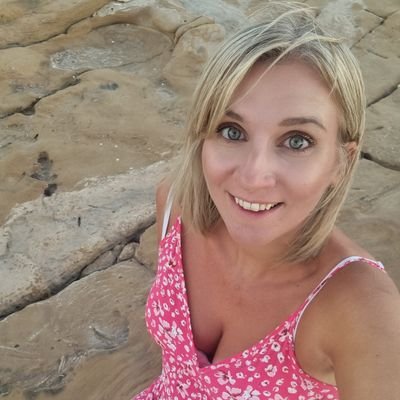 Born and bred in Berkshire, bringing up my own family in Merseyside. 👨👩👦👦
Fundraising Coordinator for Willowbrook Hospice. 💙💚
Views/tweets are my own.