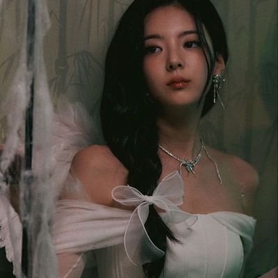 AnnBridges17199's profile picture. this is a Cardi and riri Stan account https://t.co/wZEDR3IMgM click on this link to my ig and patronize me please 🥰