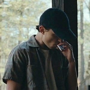 m3rdo1905's profile picture. evet