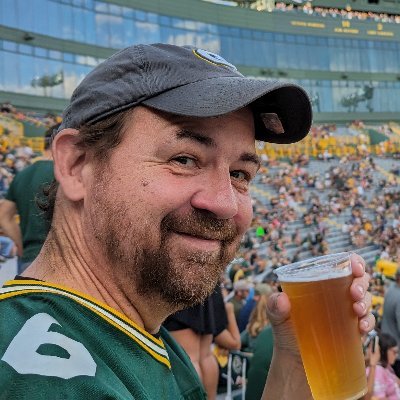 Writer/author, Packers fan/owner, smart aleck, music nerd, dog dad, hot sauce glutton, Crohn's warrior. Yes, I love the Ramones.