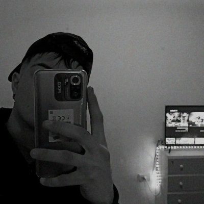 Leeoz7_'s profile picture. 23/9