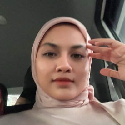tyratilu's profile picture. 'senyum la selagi boleh senyum'