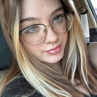 ChrissySpringe1's profile picture. meow meow meow