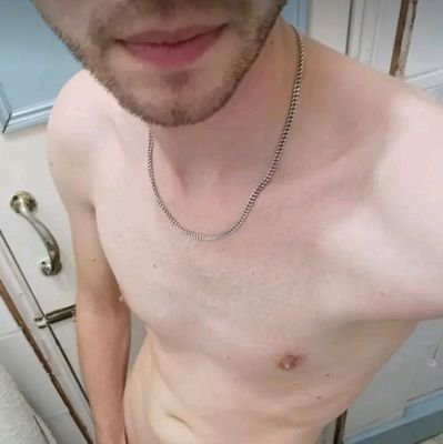 BASI261194's profile picture. Just me. Bttm vers, hung guy 😈