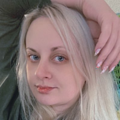 Recovering journalist into gymnastics 🤸🏻♀️& racing 🏁. I love the arctic, dogs, art, sports, ships and history. Breast cancer survivor. #LANDBACK 💖💙💜