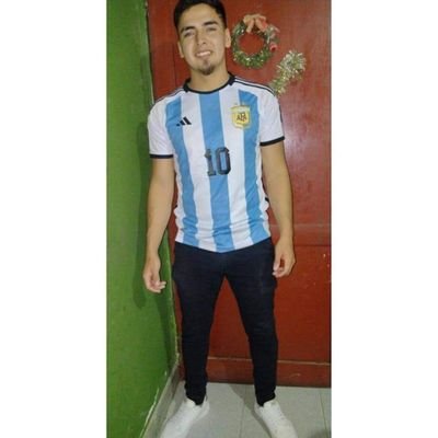 Argentina, salta🇦🇷⭐⭐⭐
TRADER📈
Pasión por el fútbol y las gráficas💪❤️