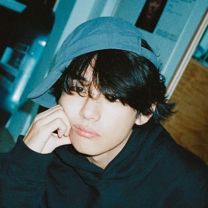 beartthvs's profile picture. inside taehyung's cheekies