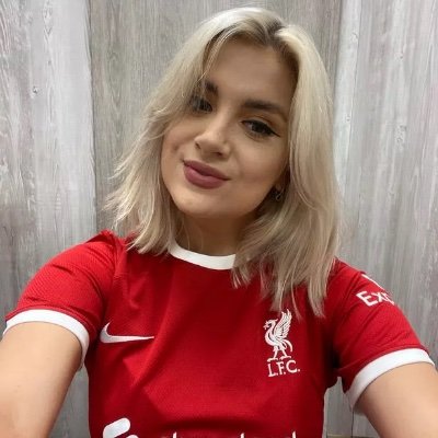 😊Amber 
🤔22
😍 LFC fan!