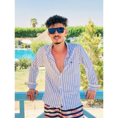 اشتقت لحضن ابي 🖤
اوله نظم ومعلومات طيبه ✍️❤️
Fayuom ⬅️عايش في النيله دي
5/1/2004
ازاي عندي 19سنه 🤔😂
الجسم جسم ابتدائية والسن سن كلية 😎
