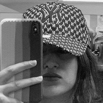 hnihsfri's profile picture. وقت کمِ خواسته ها زیاد 🖤