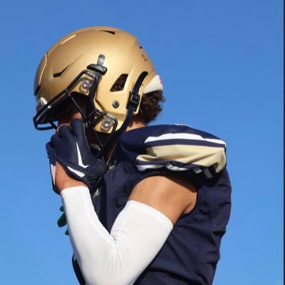 St. John’s Jesuit | WR / Slot | 6’2 170lbs | 4.1 GPA | noah.lee24@sjjtitans.org | 419-360-4365