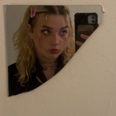 ameleyyyaaa's profile picture. 