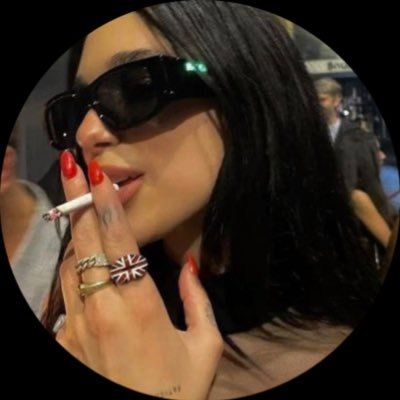 انسانه 1% والباقي مزاج.                         الخاص مهمل ❌.
