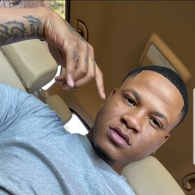 Free Bang👌🏽
Keep God 1st 😇, Family 2nd 👨👦, & Get Money Thru It All💰‼️
The Way I Move My Lips I Should've Been A Pimp😎
#ELR #HTH #1100🤟🏽