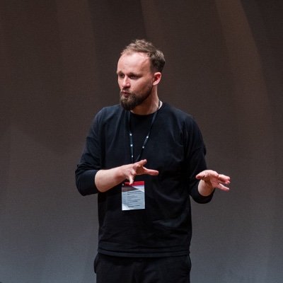 GrzegorzJedrek's profile picture. PR i marketing kultury (Wniedoczasie), humanistyka cyfrowa i trochę literatury mówionej. 

fot. Karol Stańczak / NCK