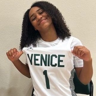 Addie 🏀 | 5'5 Guard ⛹️‍♀️ | Venice H.S. #1 💗 | 5.4 APG | 9.8 PPG | 4.2 SPG | 4.5 GPA 🎓 | C/O 2025 | 2X District Champ & All Area Honorable