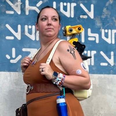 Disney adult, Star Wars nerd, oh, and like... politics and stuff. former: @pahdcc @shannaforpa @taraforpa @pastandsup @letsturnpablue