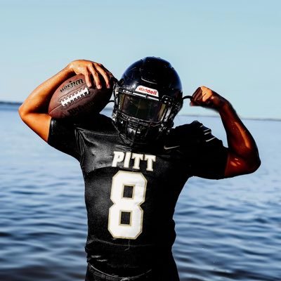 Pittsburg High School ‘25 | RB/LB | 5’10 193 | 3.6 GPA | 2 sport 🏈, 🏃🏽‍♂️ NCAA ID #2211727070