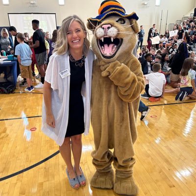 Author of “Comfy Shoes & Keychains” and “Making Personnel Personal”; ISU Adjunct Prof; Superintendent; Graduate of ISU, EIU, UIS, and Millikin Univ.; Mom of 5