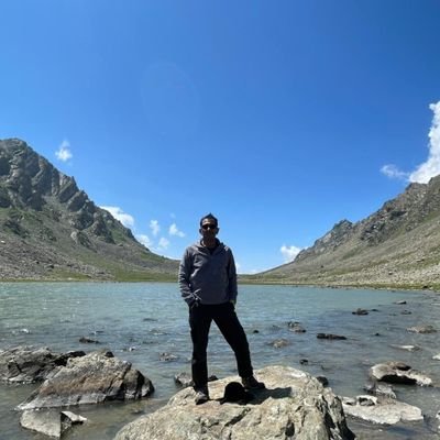 Son,Husband and father of 2 https://t.co/AhspZxSYrM parent .I sell clothes for a living, love mornings and mountains.Addicted to X and politics.