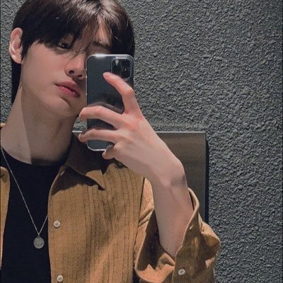 iishhoon's profile picture. 